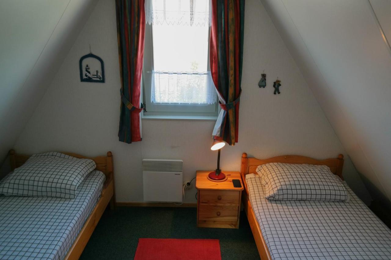 הוילה אנג'ום Marilu 6 Pers Allergy-Friendly House On A Typical Dutch Canal And Quiet Place מראה חיצוני תמונה