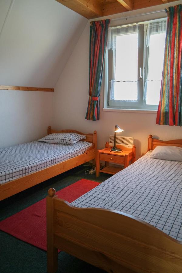 הוילה אנג'ום Marilu 6 Pers Allergy-Friendly House On A Typical Dutch Canal And Quiet Place מראה חיצוני תמונה